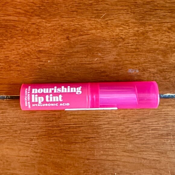 NEW Flirty Fuchsia Nourishing Lip Tint  Bath and Body Works - Picture 3 of 3